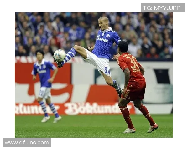 足球明星经典停球技艺解析与精彩瞬间回顾